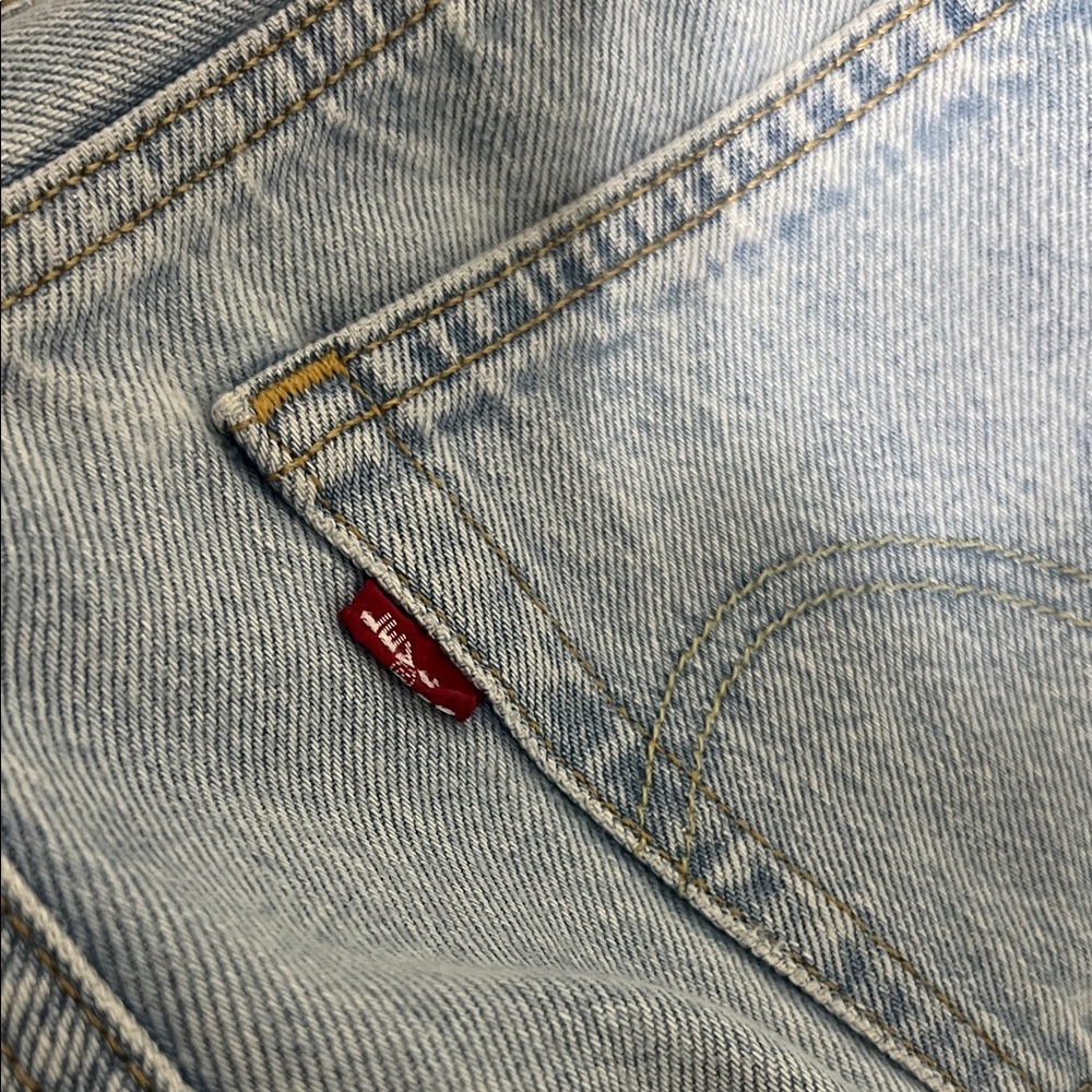 Levi’s 501 Light Blue Women's Jeans - Picture 7 of 10